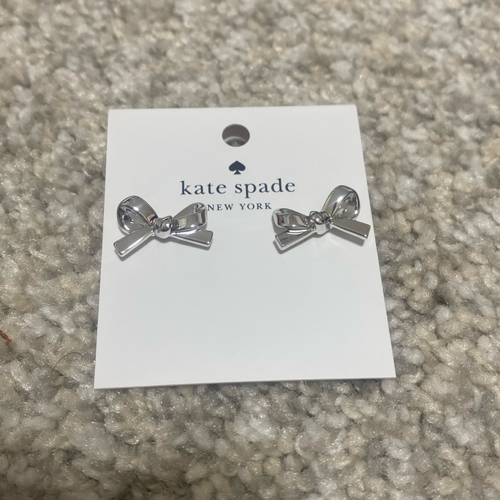HP 11/8!! NWT Kate Spade Silver Skinny Mini Bow Studs - Picture 4 of 6